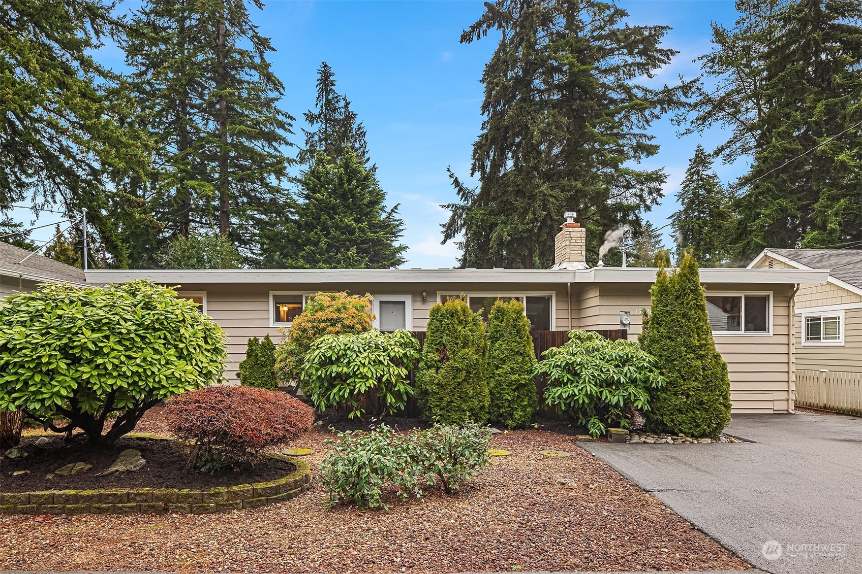 15726 Wallingford Avenue North Shoreline, WA 98133 - Photo 1 of 17 front view of a house