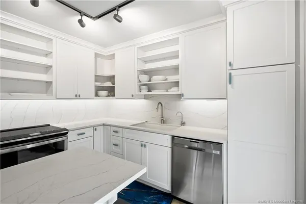 $375,000 | 6162 Southeast Riverboat Drive, Unit 928, Stuart, FL 34997