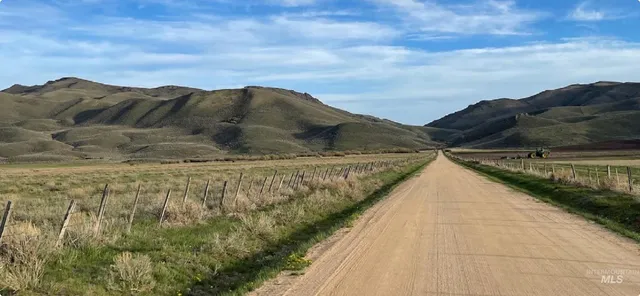 $1,400,000 | 320 Monument Gulch, Fairfield, ID 83322