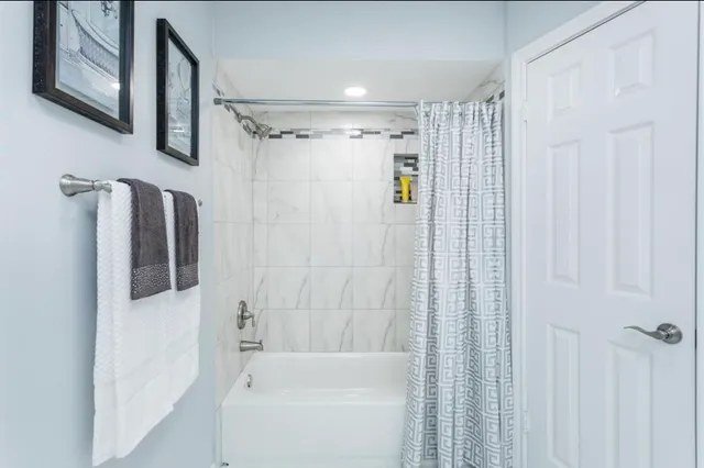 $2,700 | 15614 Pebble Bend Drive, Houston, TX 77068