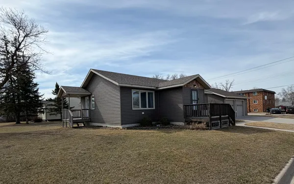 $185,000 | 601 Main Street, Karlstad, MN 56732