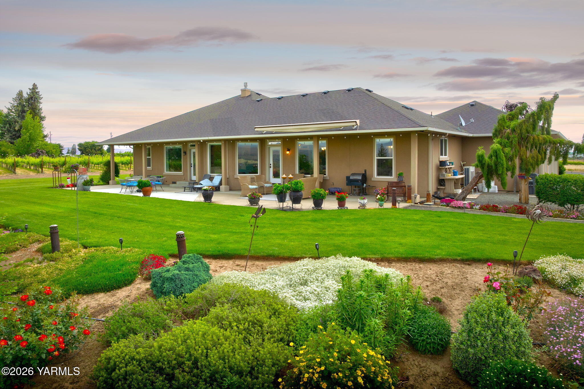 6360 Naches Heights Road Yakima, WA 98908 - Photo 5 of 38 Beautiful Backyard