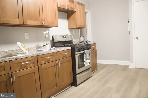 $2,700 | 936 Carteret Avenue, Trenton, NJ 08618