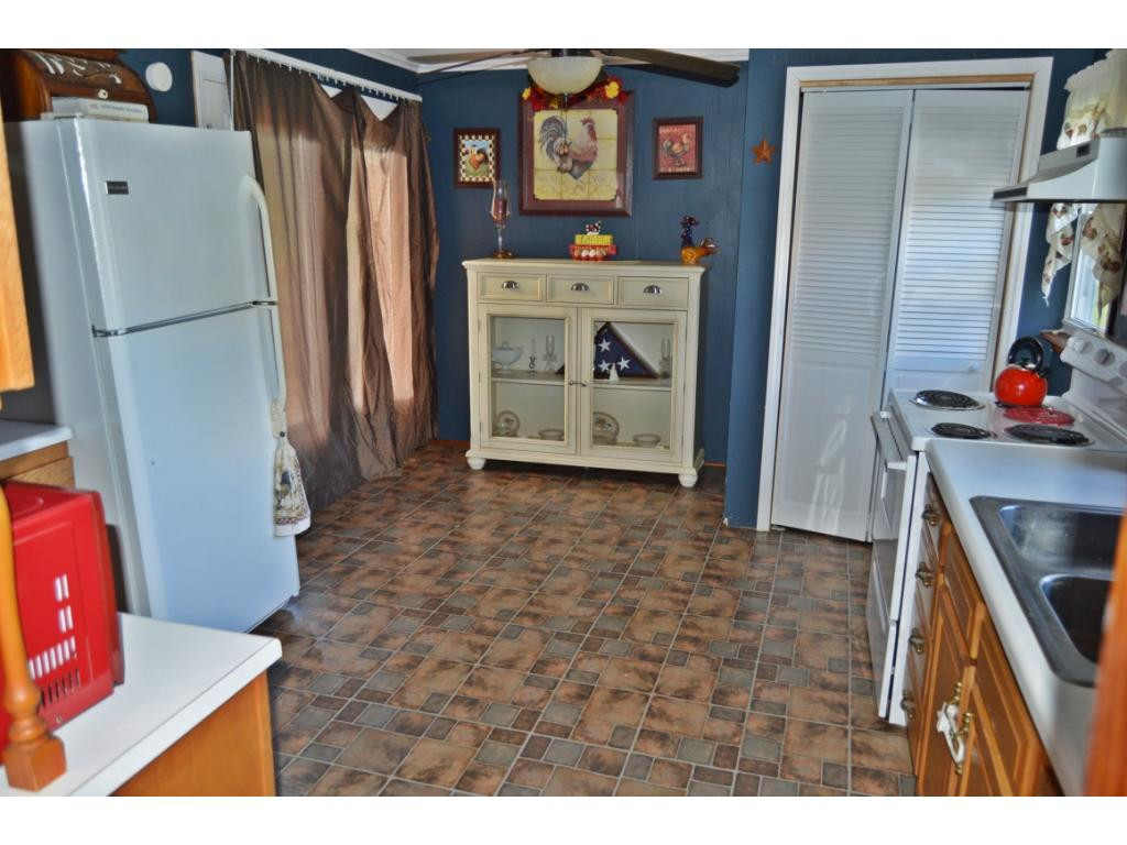 328 Piney Grove Road Hampton, TN 37658 - Photo 27 of 32 Photo 27