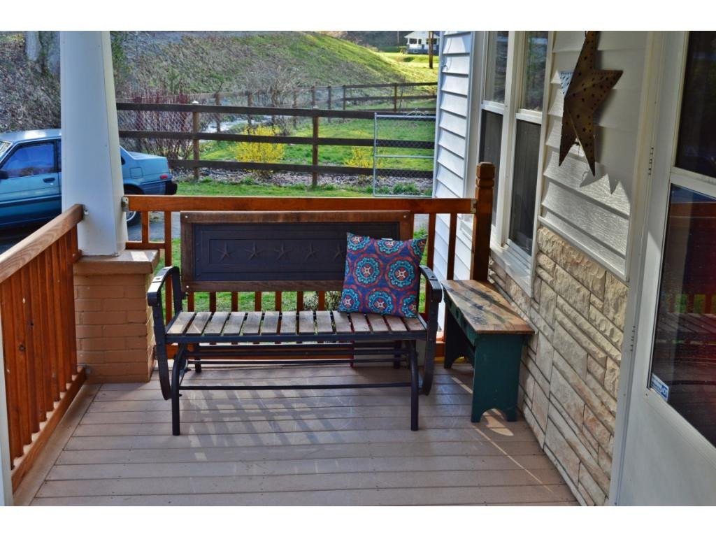 328 Piney Grove Road Hampton, TN 37658 - Photo 29 of 32 Photo 29
