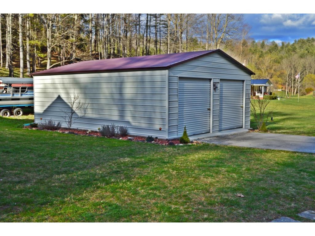 328 Piney Grove Road Hampton, TN 37658 - Photo 31 of 32 Photo 31