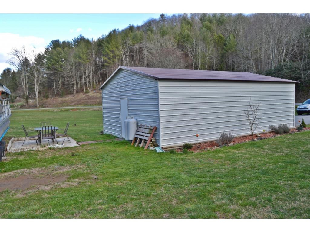 328 Piney Grove Road Hampton, TN 37658 - Photo 9 of 32 Photo 9
