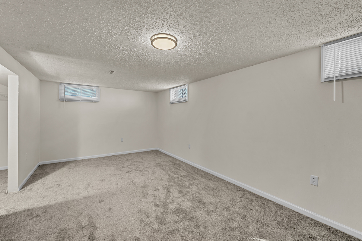 3320 Stonegate Road Waukegan, IL 60087 - Photo 14 of 21 a view of an empty room