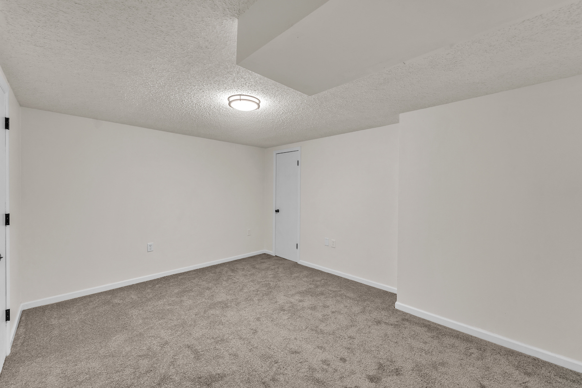 3320 Stonegate Road Waukegan, IL 60087 - Photo 17 of 21 a view of empty room