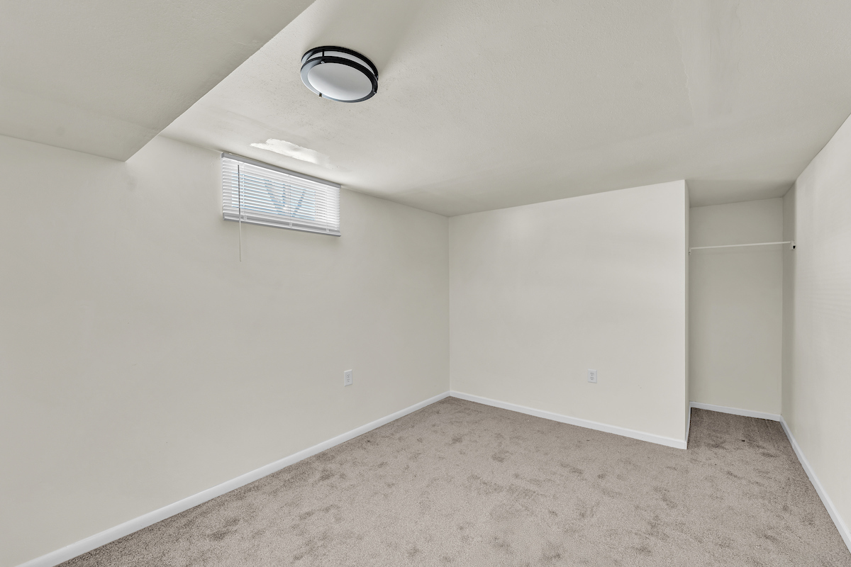 3320 Stonegate Road Waukegan, IL 60087 - Photo 18 of 21 a view of an empty room