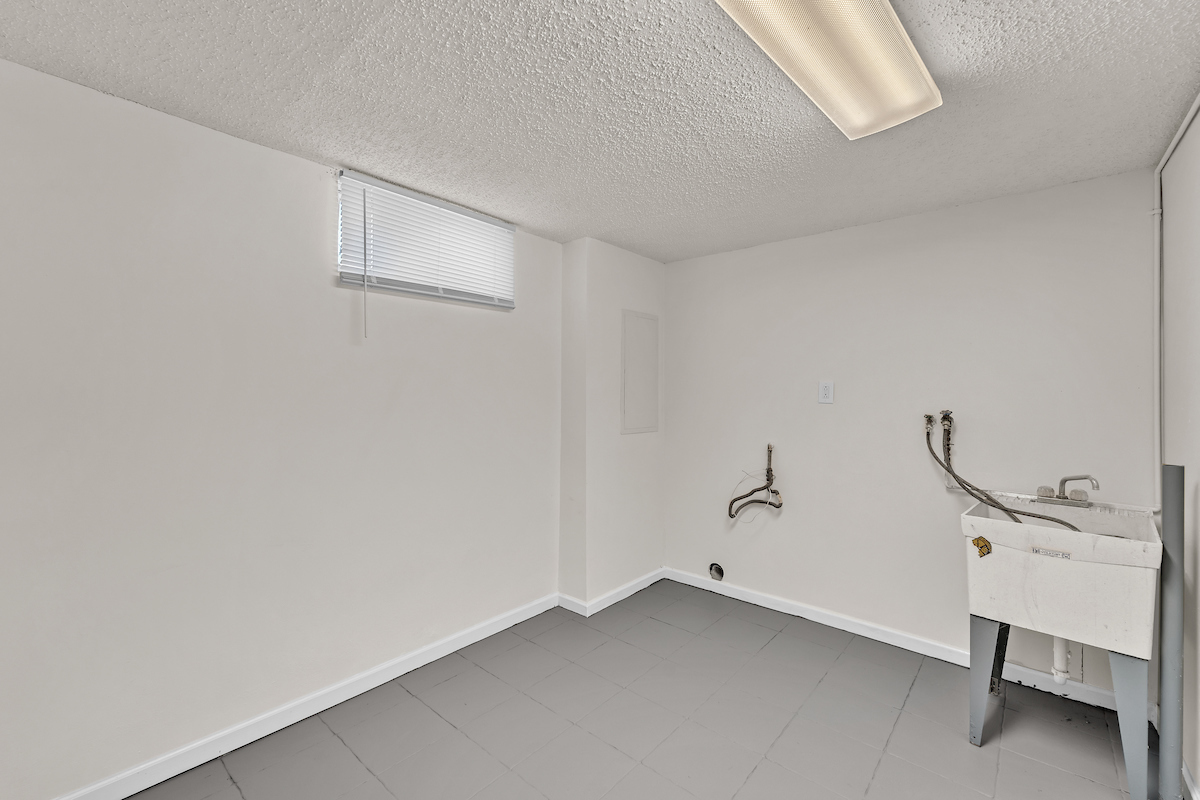 3320 Stonegate Road Waukegan, IL 60087 - Photo 19 of 21 a view of an empty room