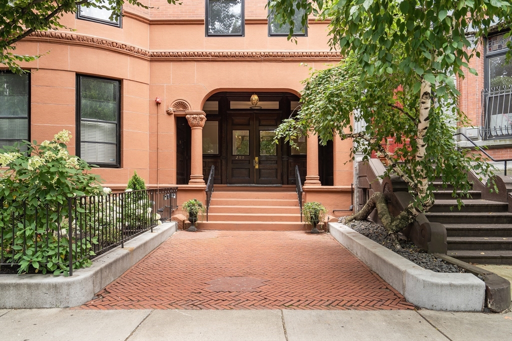 290 Commonwealth Avenue, Unit 8 Boston, MA 02115 - Photo 2 of 32 front view of a house