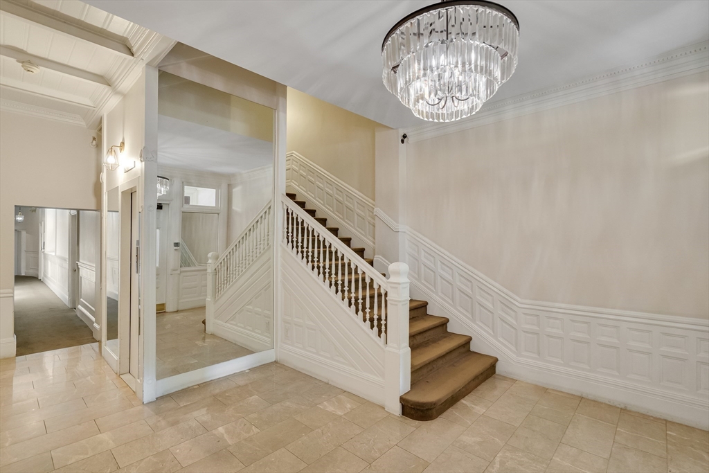 290 Commonwealth Avenue, Unit 8 Boston, MA 02115 - Photo 4 of 32 a view of entryway with a front door