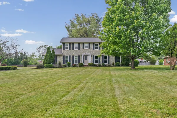 $369,900 | 132 Windsor Drive, Hopkinsville, KY 42240