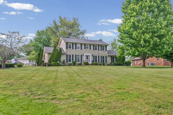 $369,900 | 132 Windsor Drive, Hopkinsville, KY 42240