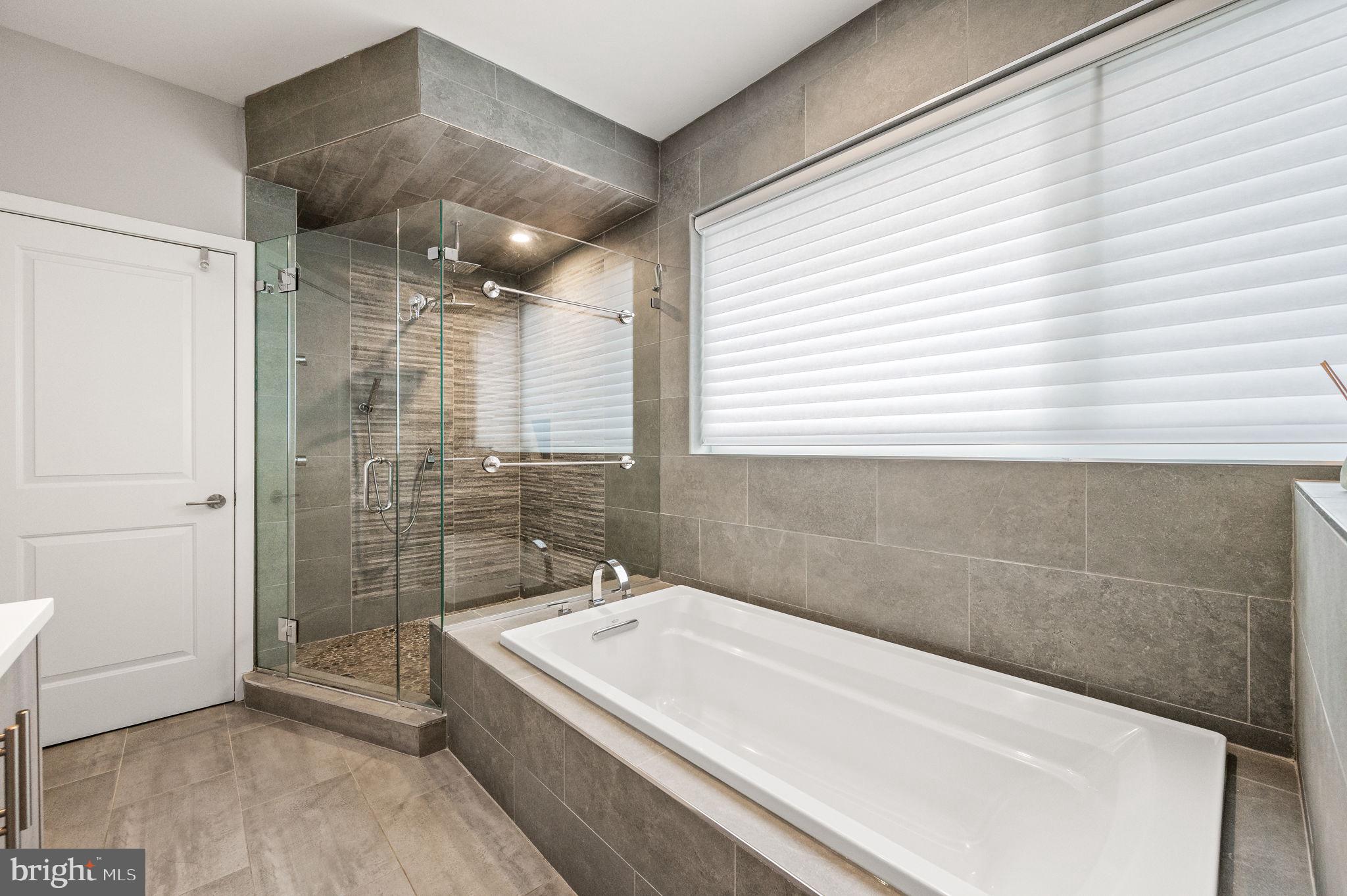 307 Reed Street, Unit C Philadelphia, PA 19147 - Photo 18 of 36