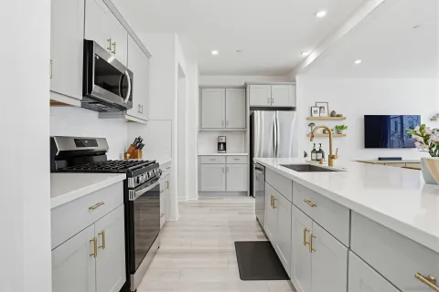 $859,000 | 1739 Vly Oak Way, Oceanside, CA 92056