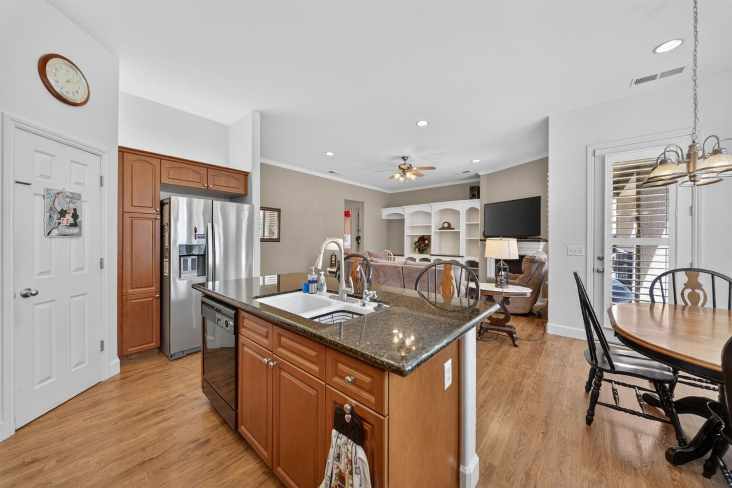 3084 Rall Avenue Clovis, CA 93619 - Photo 23 of 74
