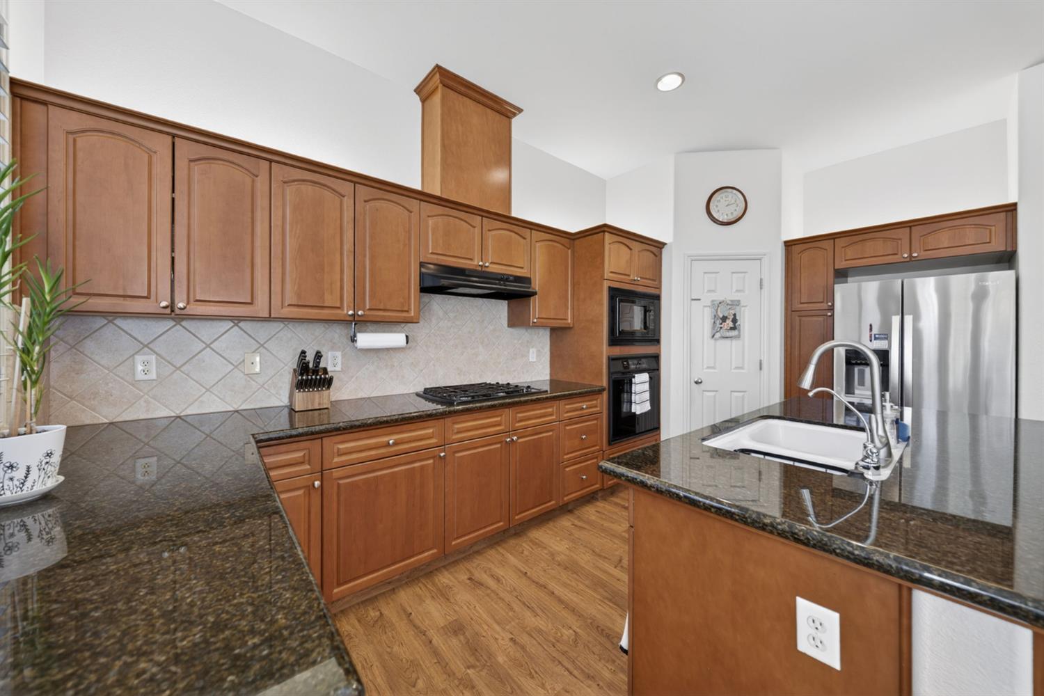 3084 Rall Avenue Clovis, CA 93619 - Photo 26 of 74