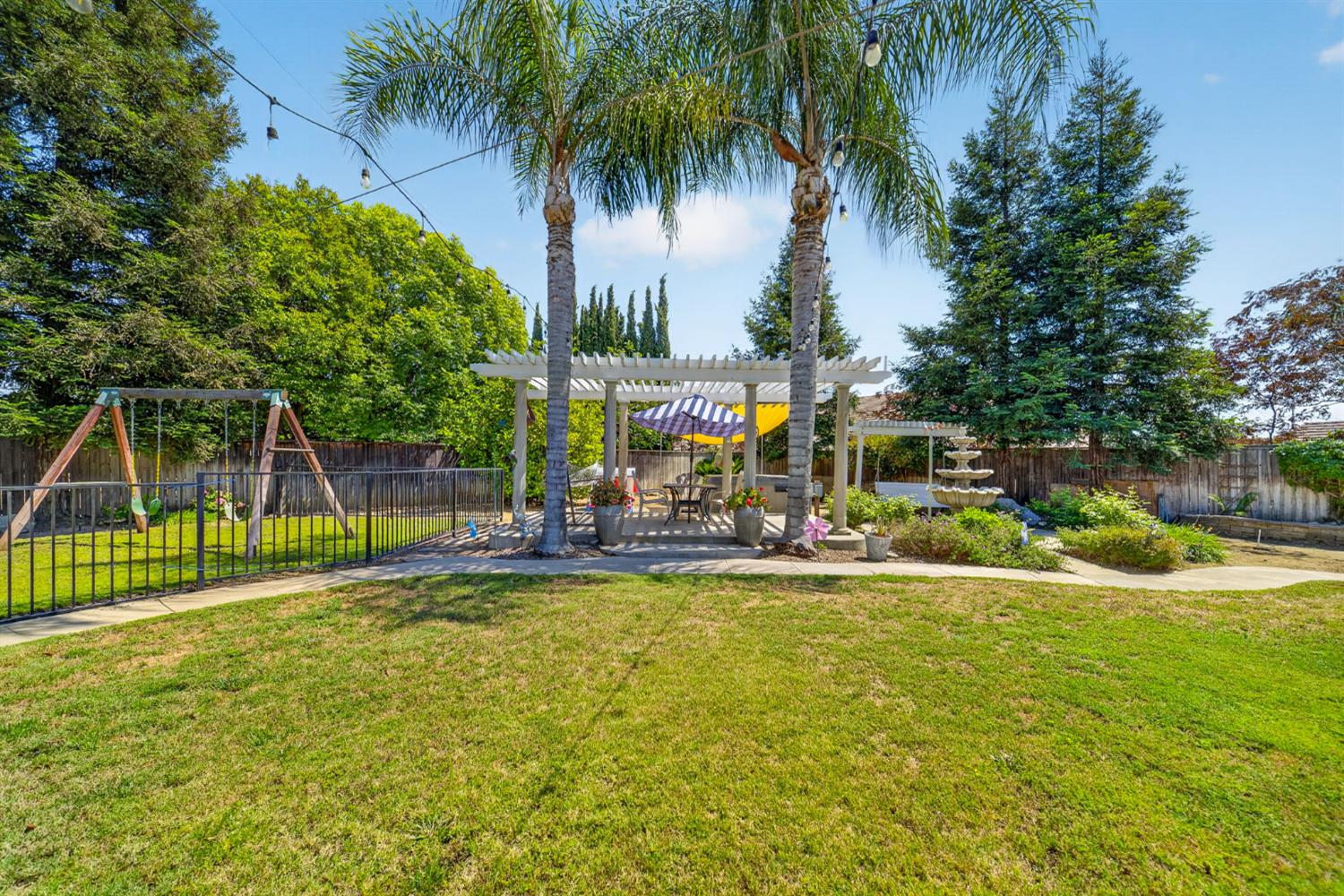 3084 Rall Avenue Clovis, CA 93619 - Photo 64 of 74