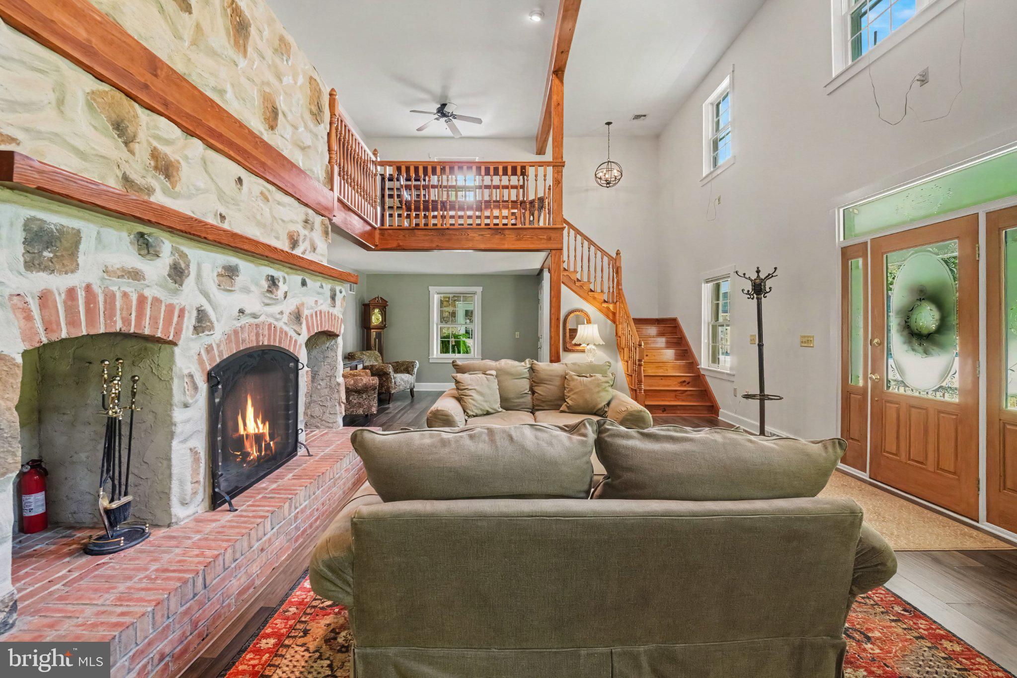 316 Sunnyside Road Newmanstown, PA 17073 - Photo 14 of 81 Great Room