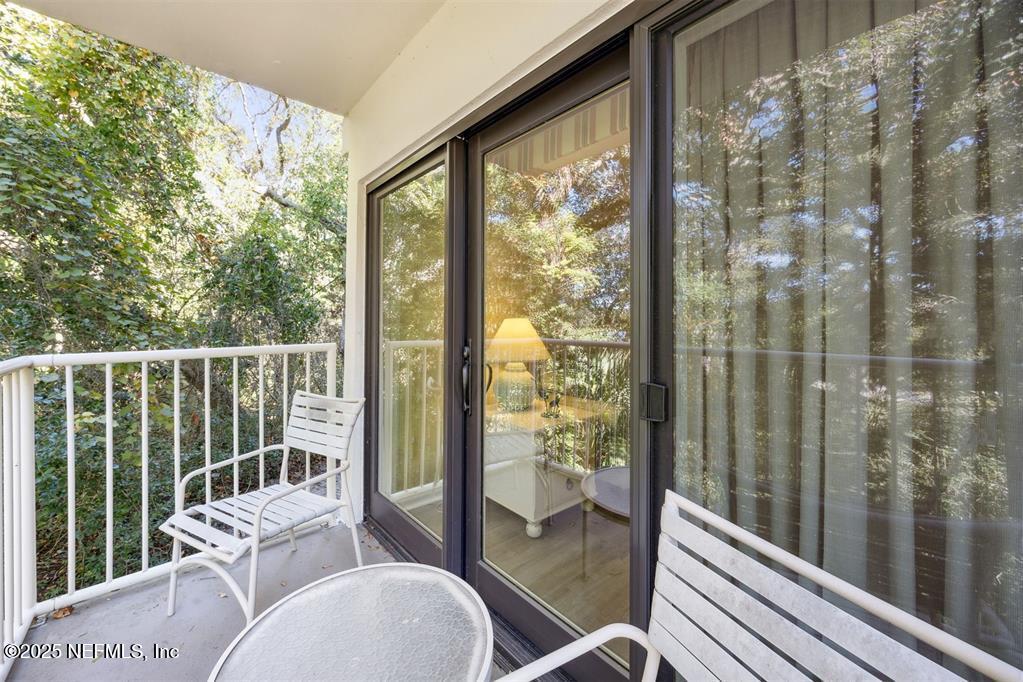 2021 Beachwood Road Fernandina Beach, FL 32034 - Photo 20 of 32 a balcony with chairs