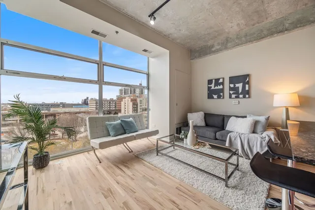 $289,000 | 1620 South Michigan Avenue, Unit 619, Chicago, IL 60616