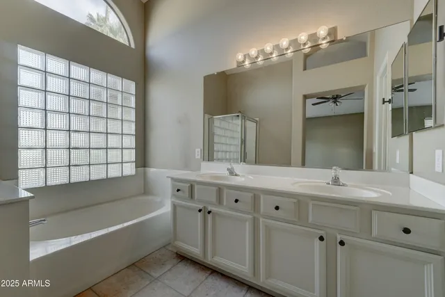 $2,600 | 5204 West Geronimo Street, Chandler, AZ 85226