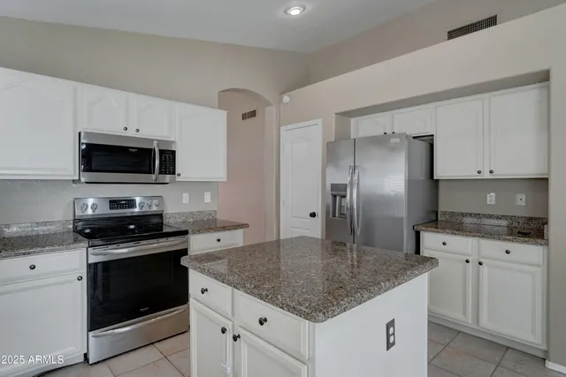 $2,600 | 5204 West Geronimo Street, Chandler, AZ 85226