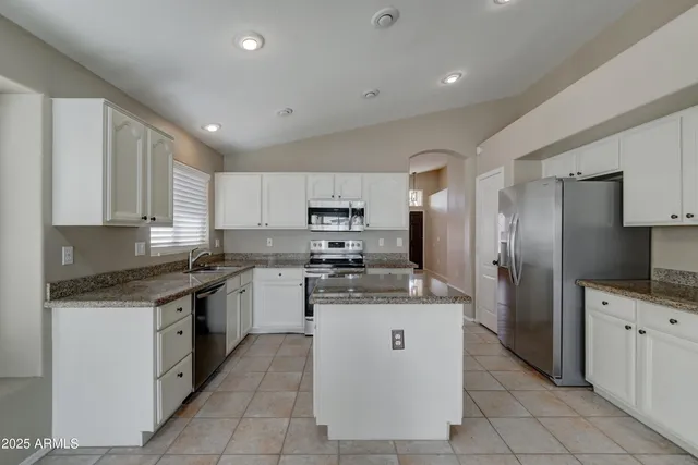 $2,600 | 5204 West Geronimo Street, Chandler, AZ 85226