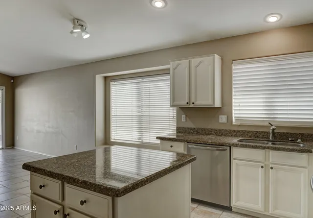 $2,600 | 5204 West Geronimo Street, Chandler, AZ 85226