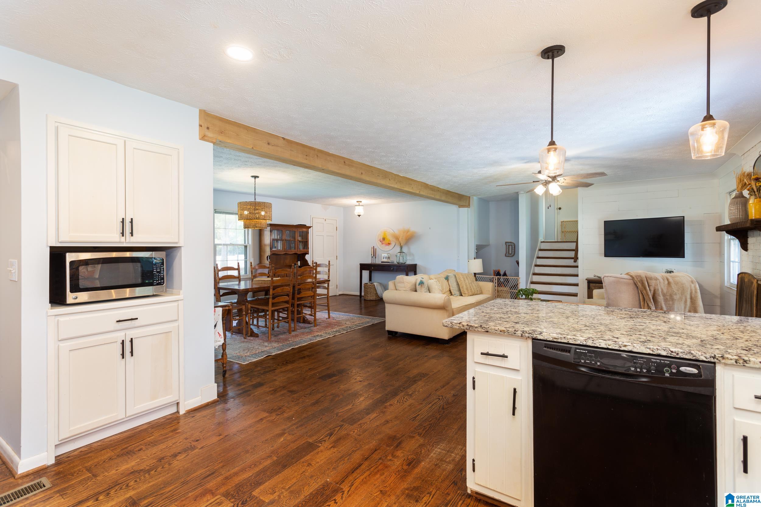 1308 Conger Road Anniston, AL 36207 - Photo 5 of 37