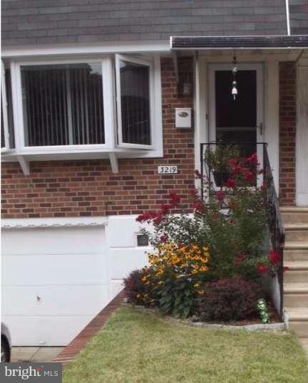 3219 Rhett Road Philadelphia, PA 19154 - Photo 1 of 28 Exterior/Front Yard