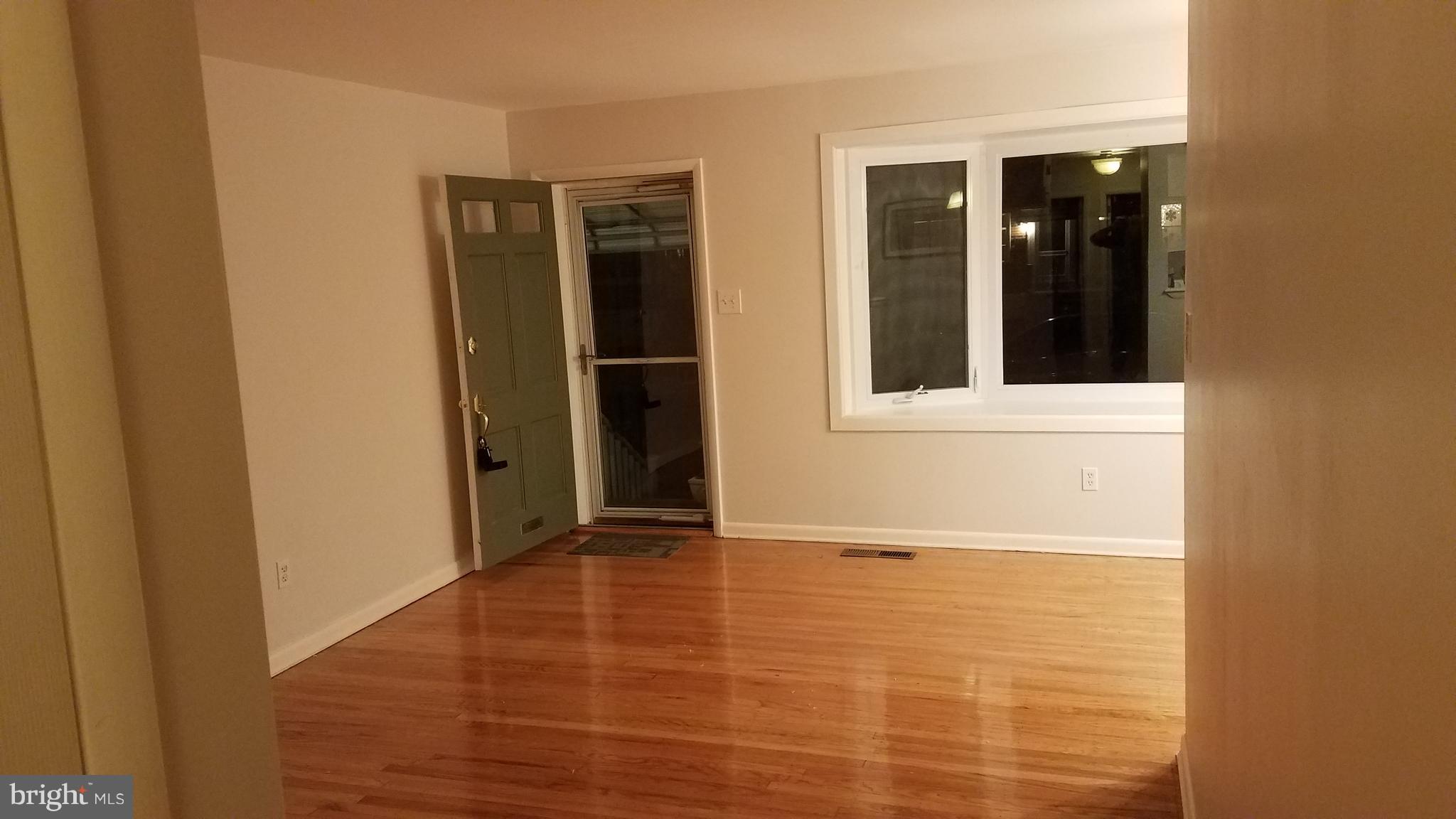 3219 Rhett Road Philadelphia, PA 19154 - Photo 2 of 28 Living room