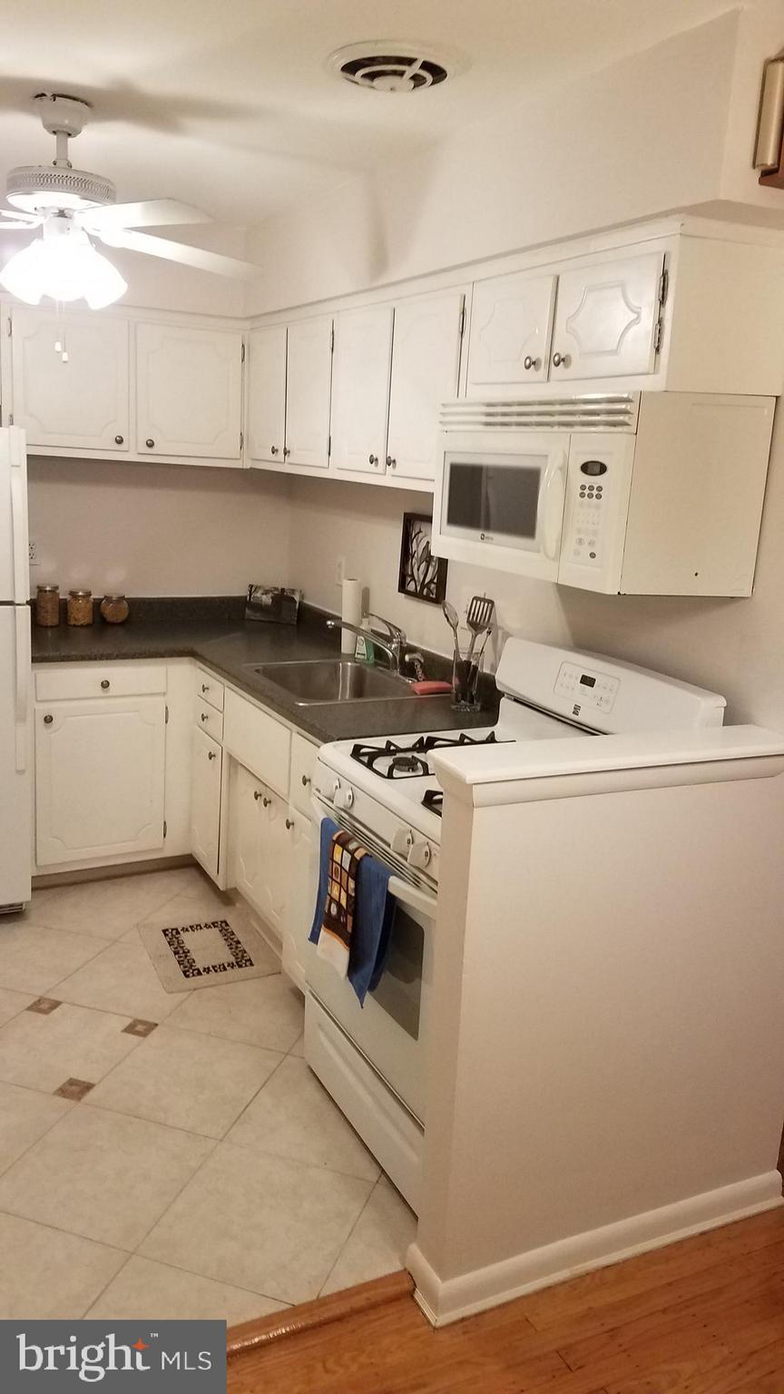 3219 Rhett Road Philadelphia, PA 19154 - Photo 7 of 28 Kitchen