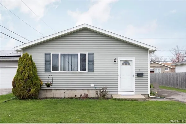 $260,000 | 8 East Toulon Drive, Cheektowaga, NY 14227