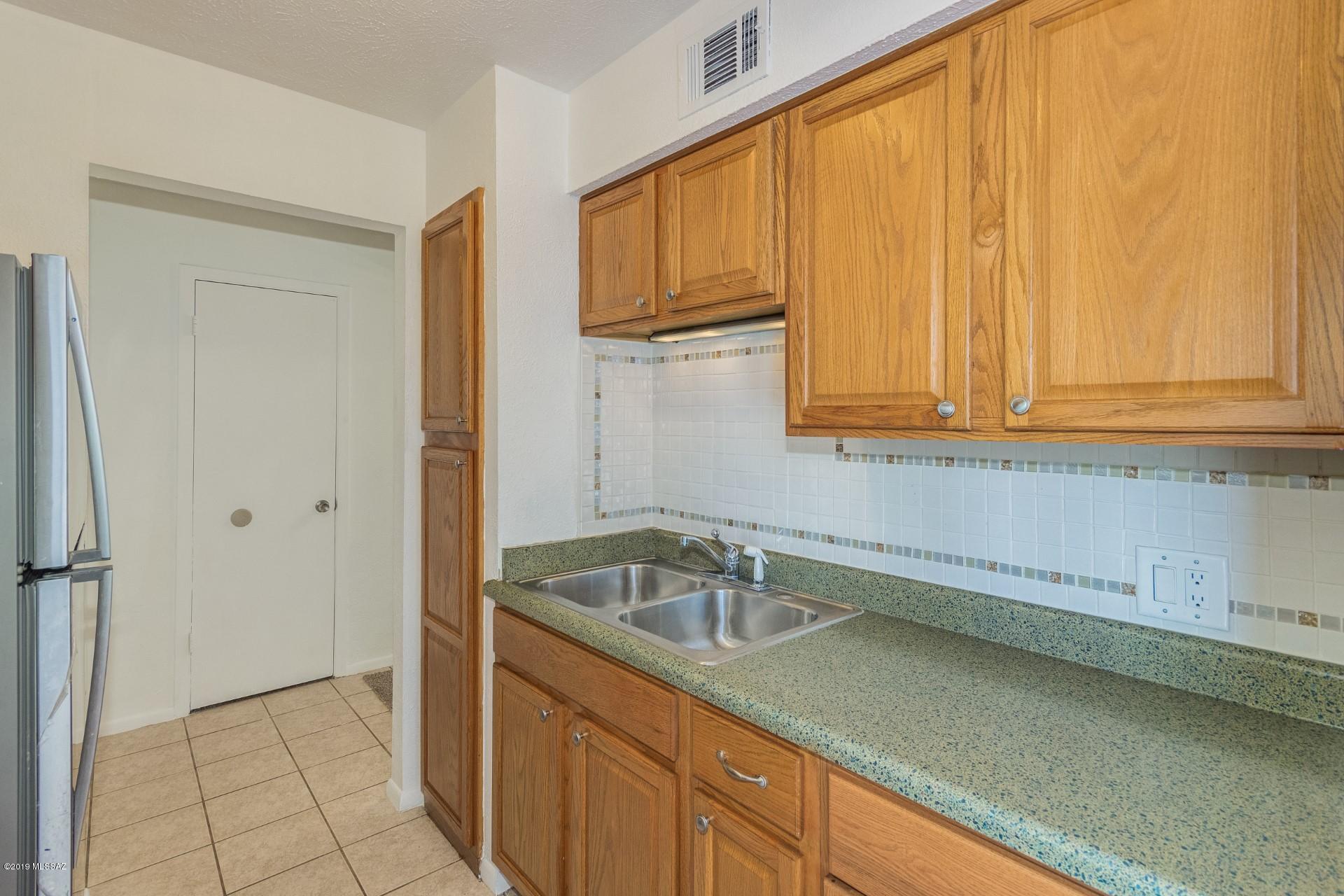 1620 North Wilmot Road, Unit L106 Tucson, AZ 85712 - Photo 3 of 20