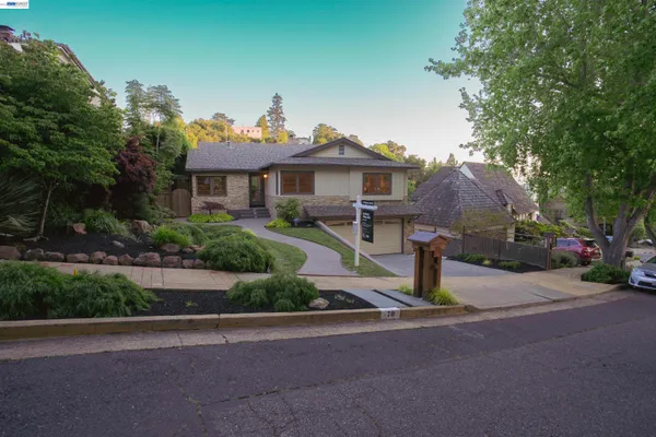 $1,795,000 | 70 St James Place, Piedmont, CA 94611