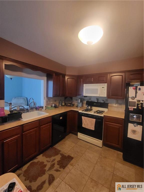 5007 Stonehedge Road, Unit 5007 Edison, NJ 08820 - Photo 17 of 23 Gallery Image 17