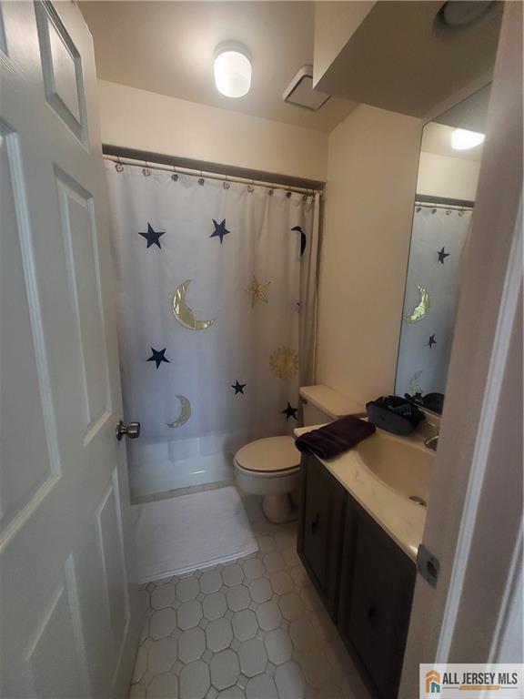 5007 Stonehedge Road, Unit 5007 Edison, NJ 08820 - Photo 4 of 23 Gallery Image 4