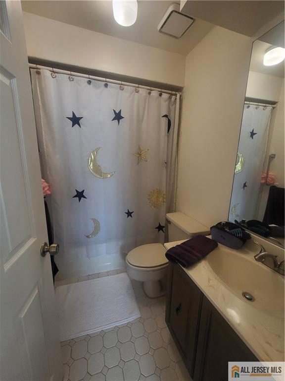 5007 Stonehedge Road, Unit 5007 Edison, NJ 08820 - Photo 10 of 23 Gallery Image 10