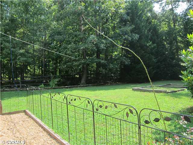 401 Halls Store Road Mineral, VA 23117 - Photo 3 of 10 Yard/Garden