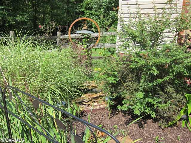 401 Halls Store Road Mineral, VA 23117 - Photo 4 of 10 Yard/Garden