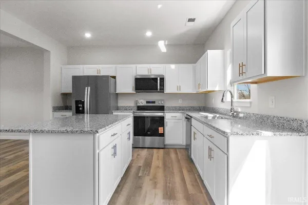 $359,950 | 5670 Hillside Trail, Newburgh, IN 47630