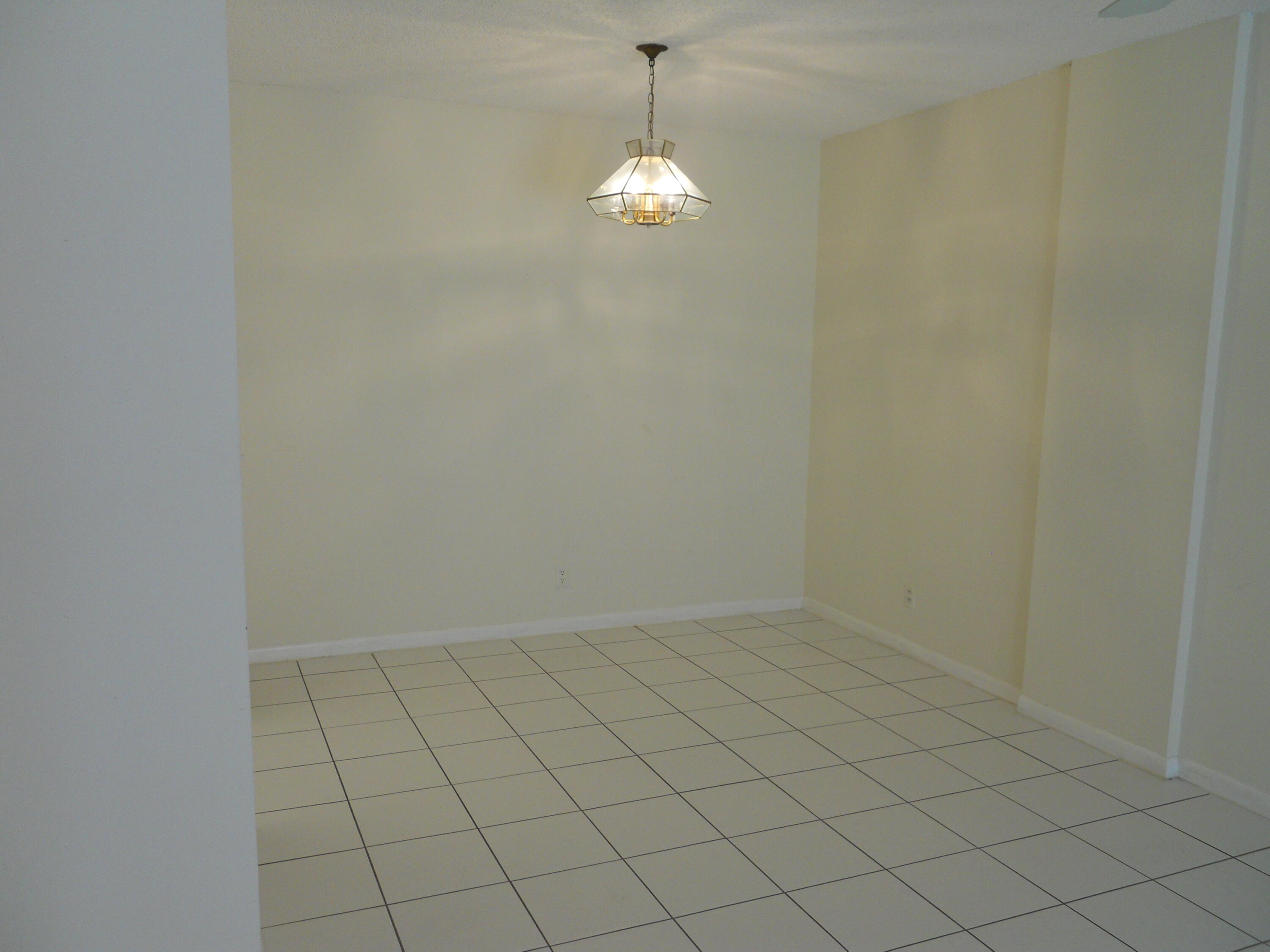 250 Northeast 20th Street, Unit 123S Boca Raton, FL 33431 - Photo 15 of 34 Dining Area