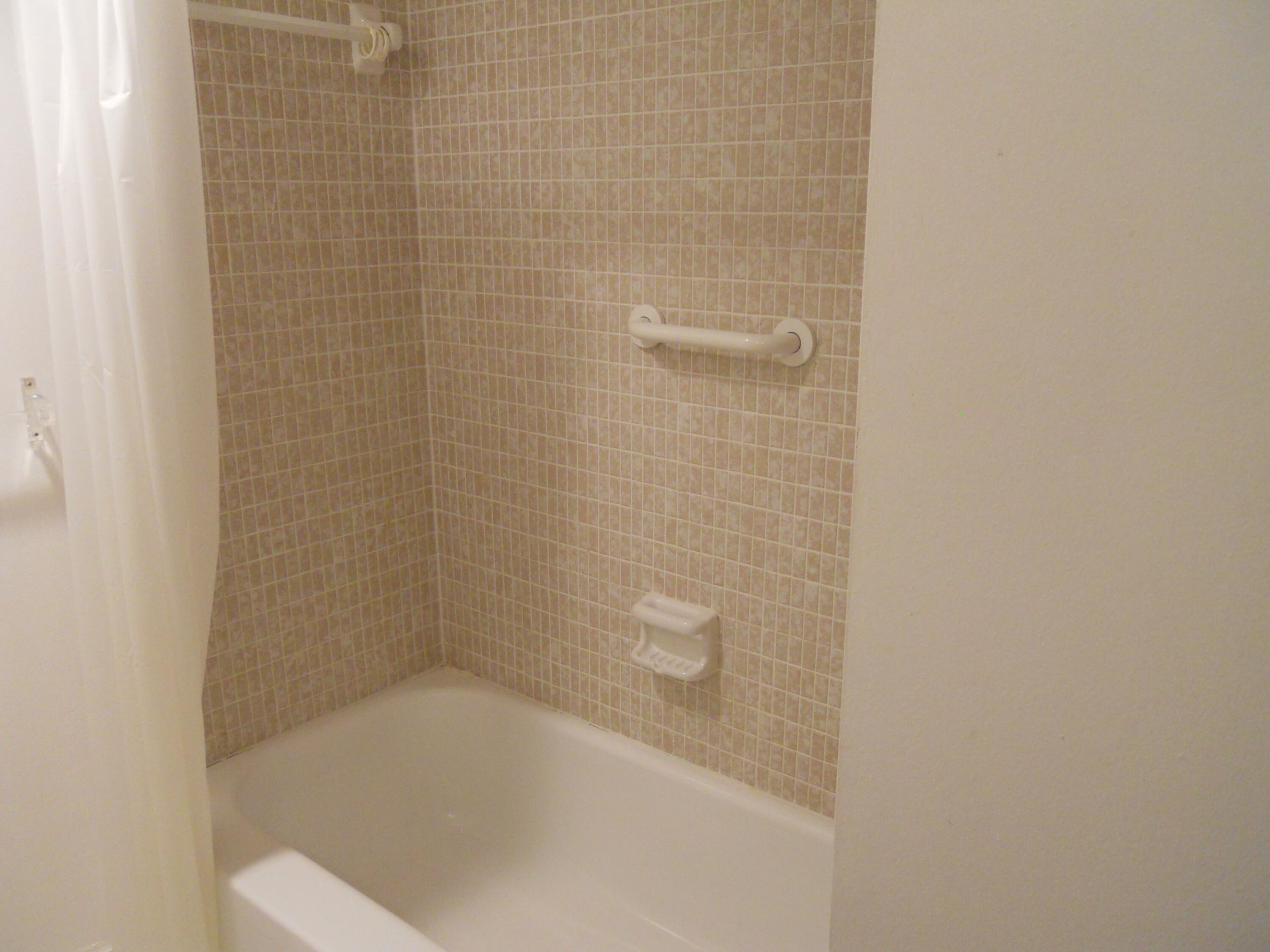 250 Northeast 20th Street, Unit 123S Boca Raton, FL 33431 - Photo 19 of 34 Guest Bath