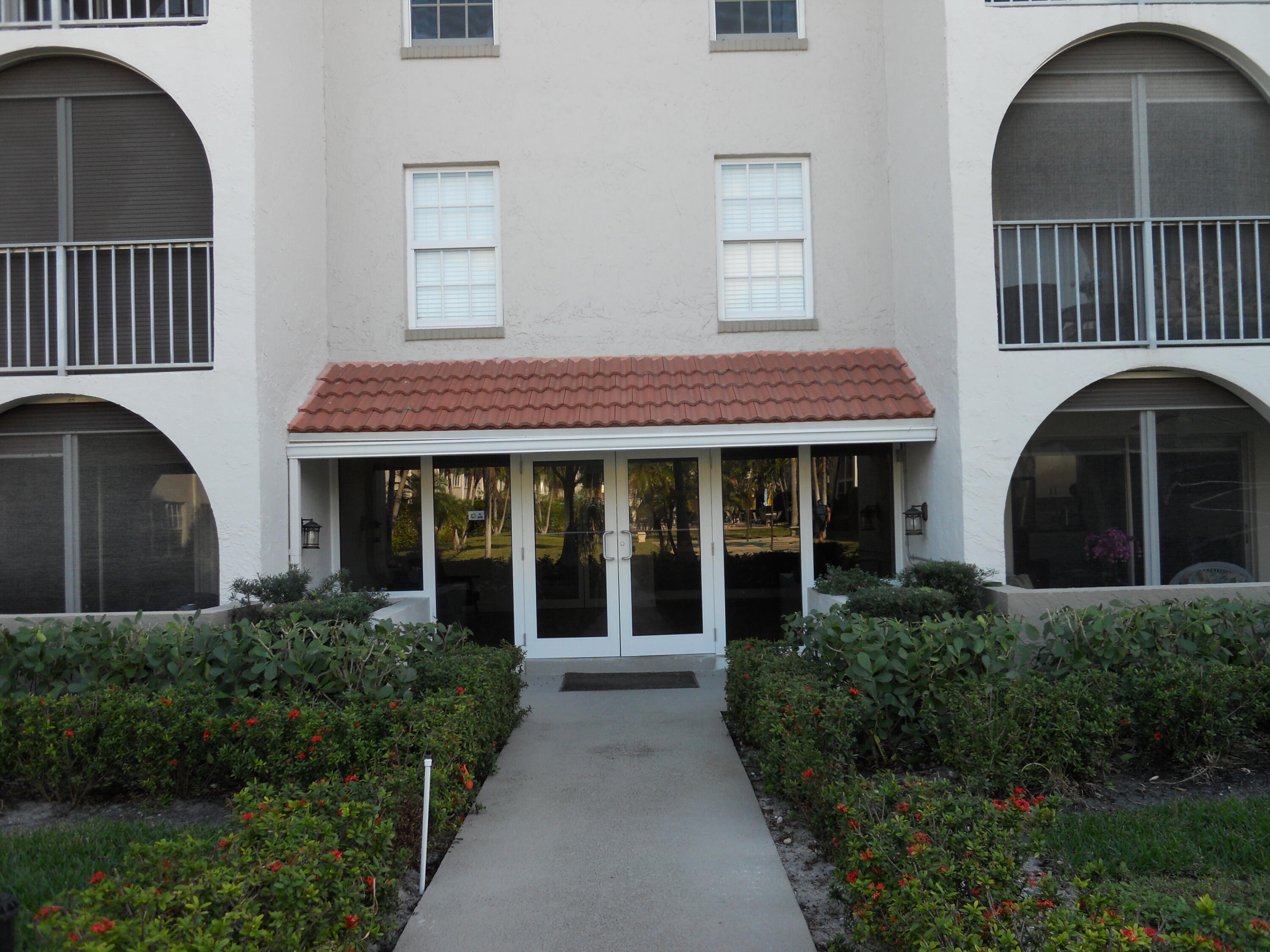 250 Northeast 20th Street, Unit 123S Boca Raton, FL 33431 - Photo 3 of 34 North Lobby Entrance