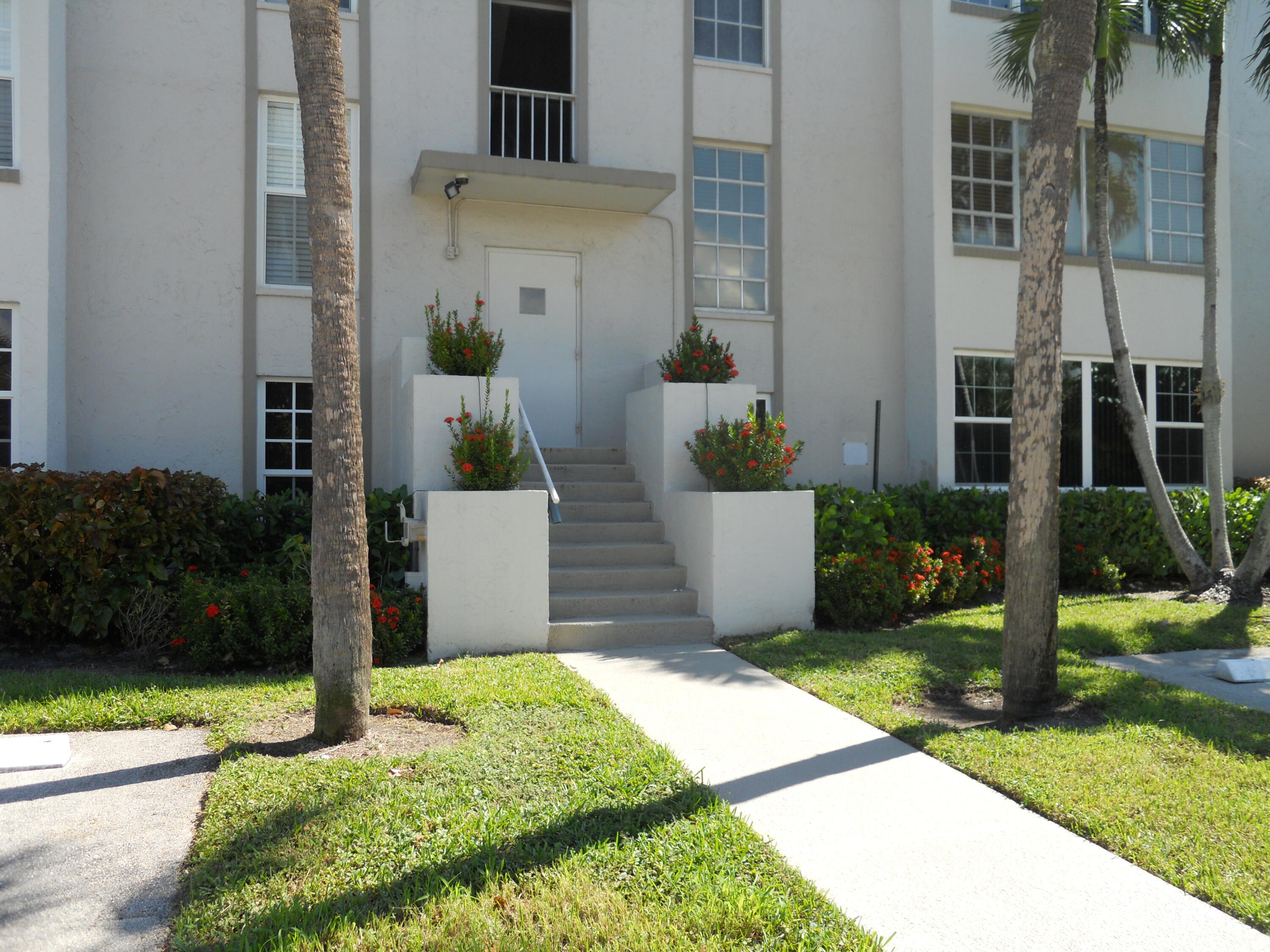 250 Northeast 20th Street, Unit 123S Boca Raton, FL 33431 - Photo 4 of 34 West Entrance