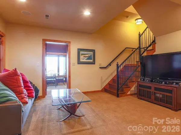 $1,125,000 | 71 Ivy Ridge Road, Burnsville, NC 28714