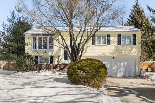 $3,500 | 17 Lanier Lane, Bay Shore, NY 11706